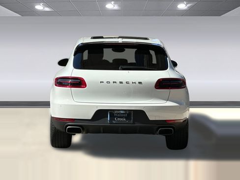 Used 2018 Porsche Macan AWD/4WD image 10