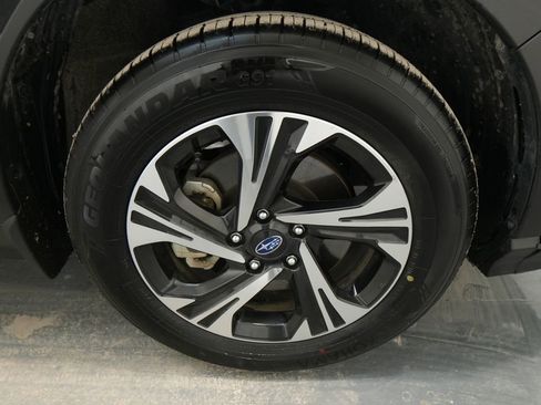 Used 2025 Subaru Crosstrek 2.5i Premium image 11