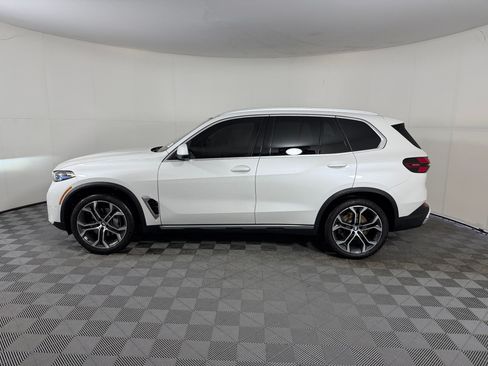 Certified 2026 BMW X5 sDrive40i w/ Climate Comfort Package RWD image 2