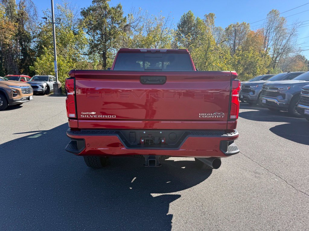 Used 2025 Chevrolet Silverado 2500 High Country w/ High Country Premium Package AWD/4WD image 4