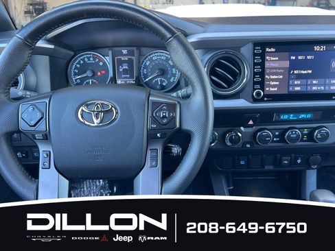 Used 2023 Toyota Tacoma TRD Sport AWD/4WD image 16