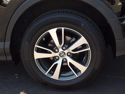Used 2016 Toyota RAV4 XLE FWD image 4