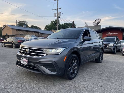 Used 2022 Volkswagen Tiguan SE AWD/4WD image 1