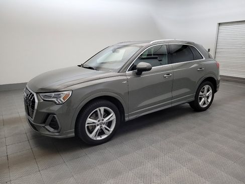 Used 2020 Audi Q3 2.0T Premium Plus w/ Premium Plus Package AWD/4WD image 2