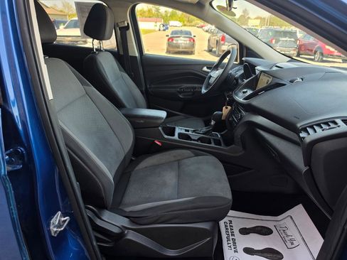 Used 2017 Ford Escape SE w/ Equipment Group 201A FWD image 14