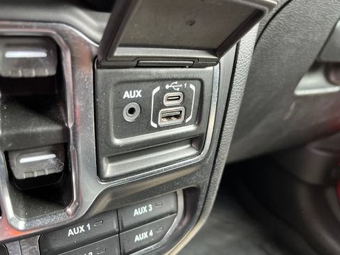 Used 2021 Jeep Wrangler Unlimited Rubicon AWD/4WD image 42