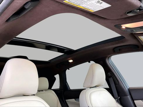 Used 2019 INFINITI QX50 Essential w/ Sensory Package FWD image 13