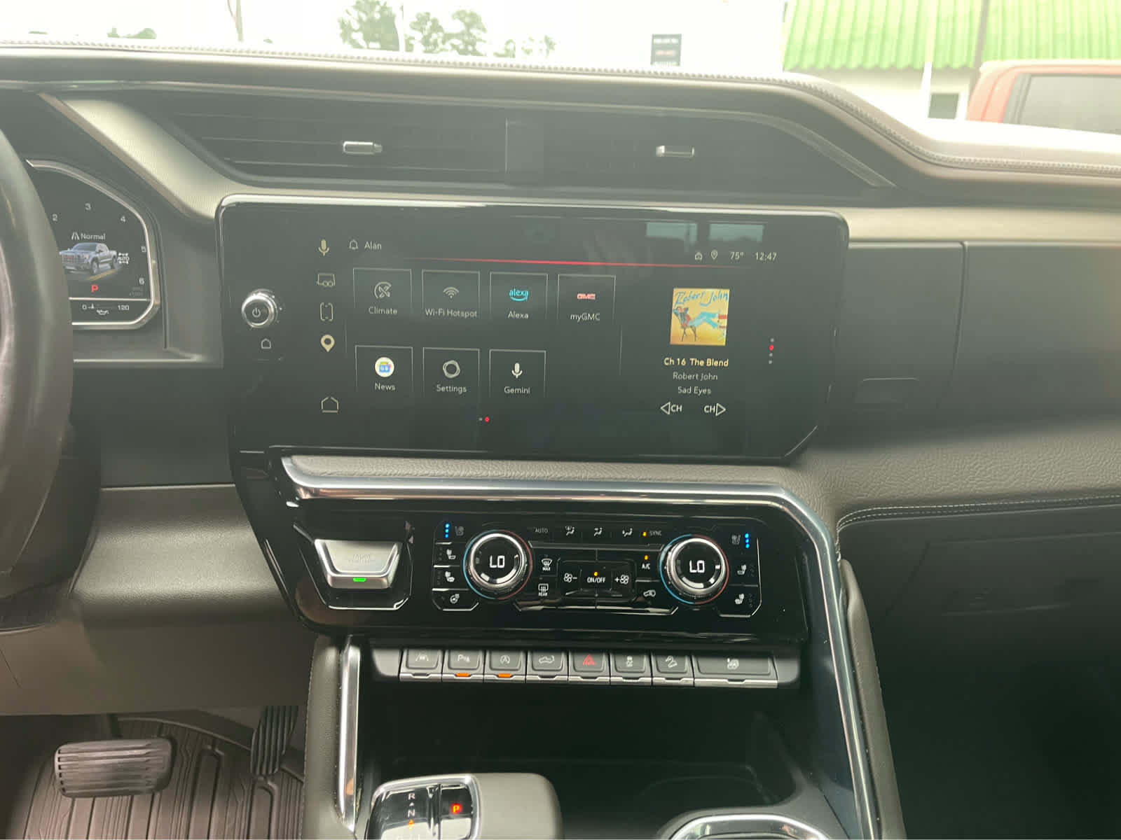 Used 2024 GMC Sierra 1500 Denali AWD/4WD image 16