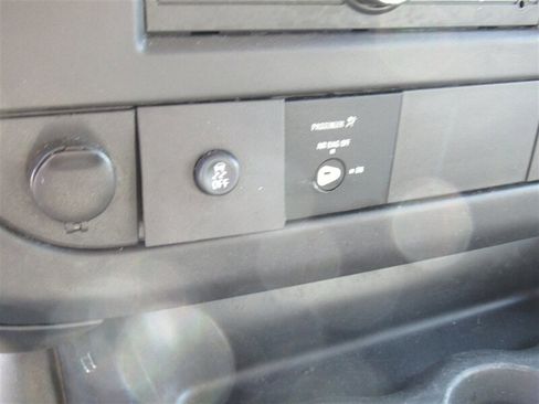 Used 2016 GMC Savana 3500 Extended image 27