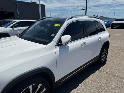 Used 2022 Mercedes-Benz GLB 250 4MATIC image 25