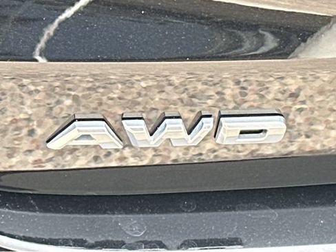 Certified 2024 Cadillac XT6 Luxury AWD/4WD image 4