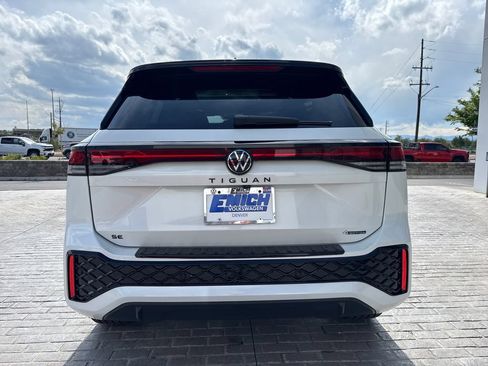 New 2026 Volkswagen Tiguan SE R-Line AWD/4WD image 4