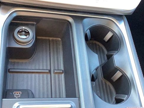 New 2025 Ford Expedition Active image 27