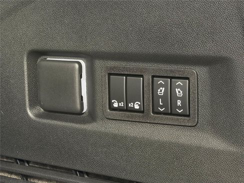 New 2026 GMC Yukon AT4 Ultimate w/ LPO, Floor Liner Package AWD/4WD image 19