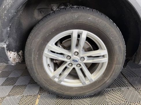 Used 2023 Ford Explorer XLT w/ Equipment Group 202A image 38