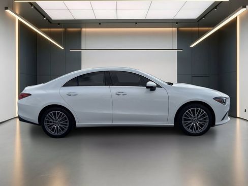 Used 2022 Mercedes-Benz CLA 250 4MATIC image 7