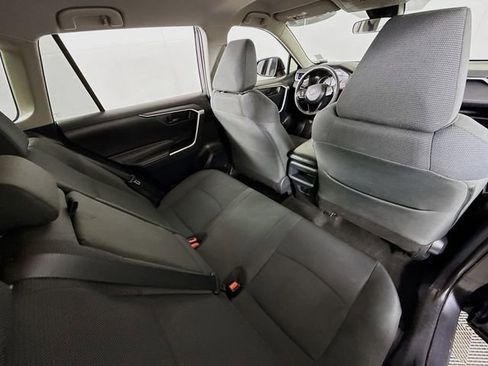 Used 2019 Toyota RAV4 LE image 28