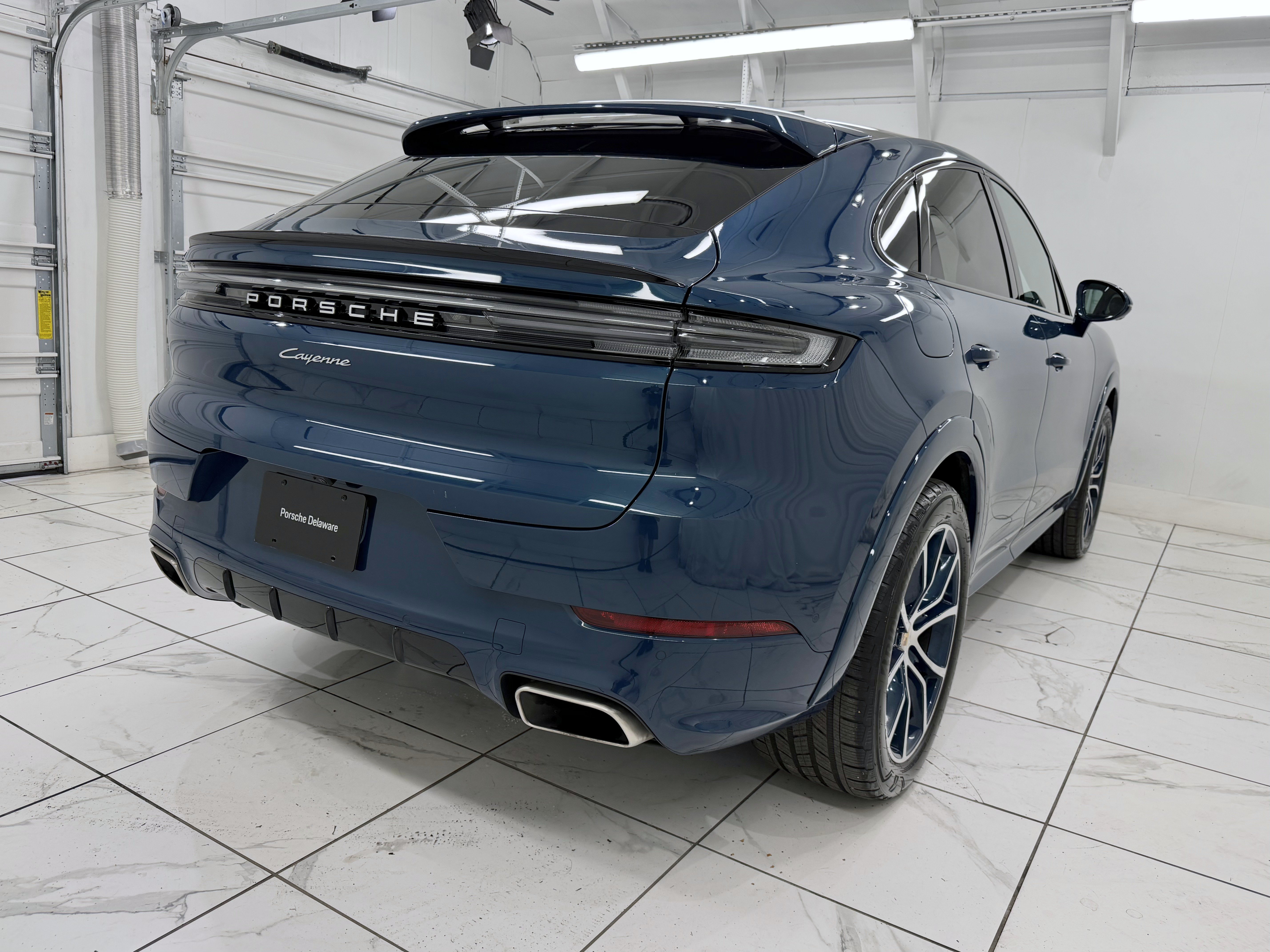 Certified 2024 Porsche Cayenne Coupe AWD/4WD image 12