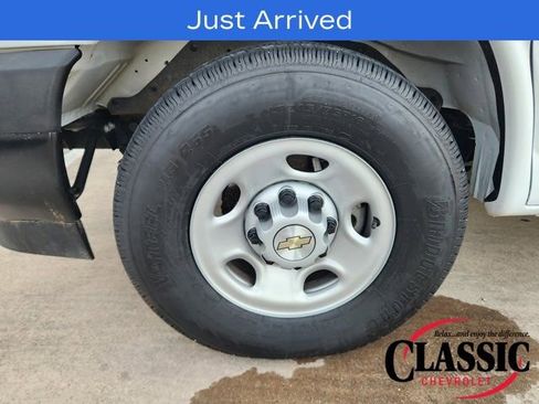 Used 2025 Chevrolet Express 3500 LS image 15