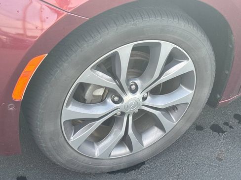 Used 2018 Chrysler Pacifica Limited FWD image 9