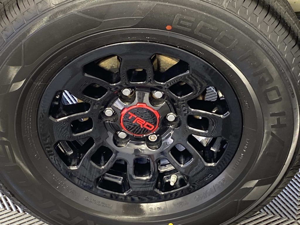 Used 2018 Toyota Tacoma TRD Pro AWD/4WD image 30