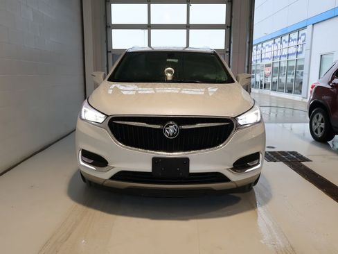 Certified 2021 Buick Enclave Essence w/ Sound and Sites Package AWD/4WD image 4
