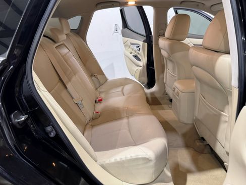 Used 2016 INFINITI Q70 3.7 image 16