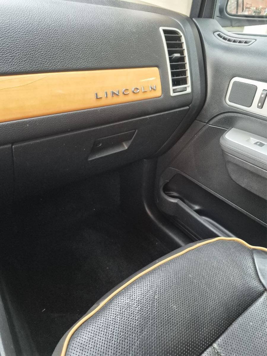 Used 2010 Lincoln MKX AWD image 41