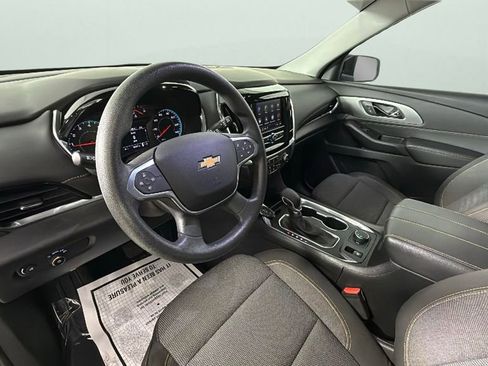 Used 2021 Chevrolet Traverse LS image 18