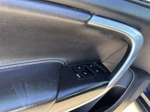 Used 2013 Buick Regal Premium image 18