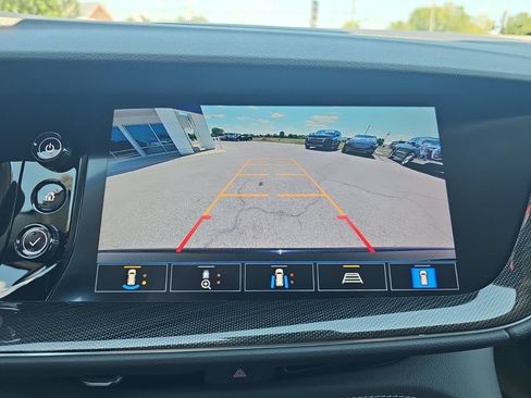 Used 2021 Buick Envision Essence w/ Technology Package I FWD image 18