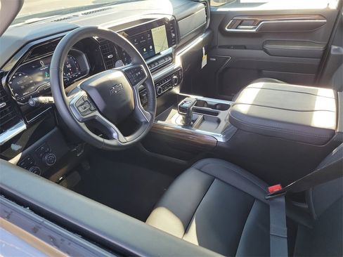 Used 2024 Chevrolet Silverado 1500 RST w/ Convenience Package II image 3