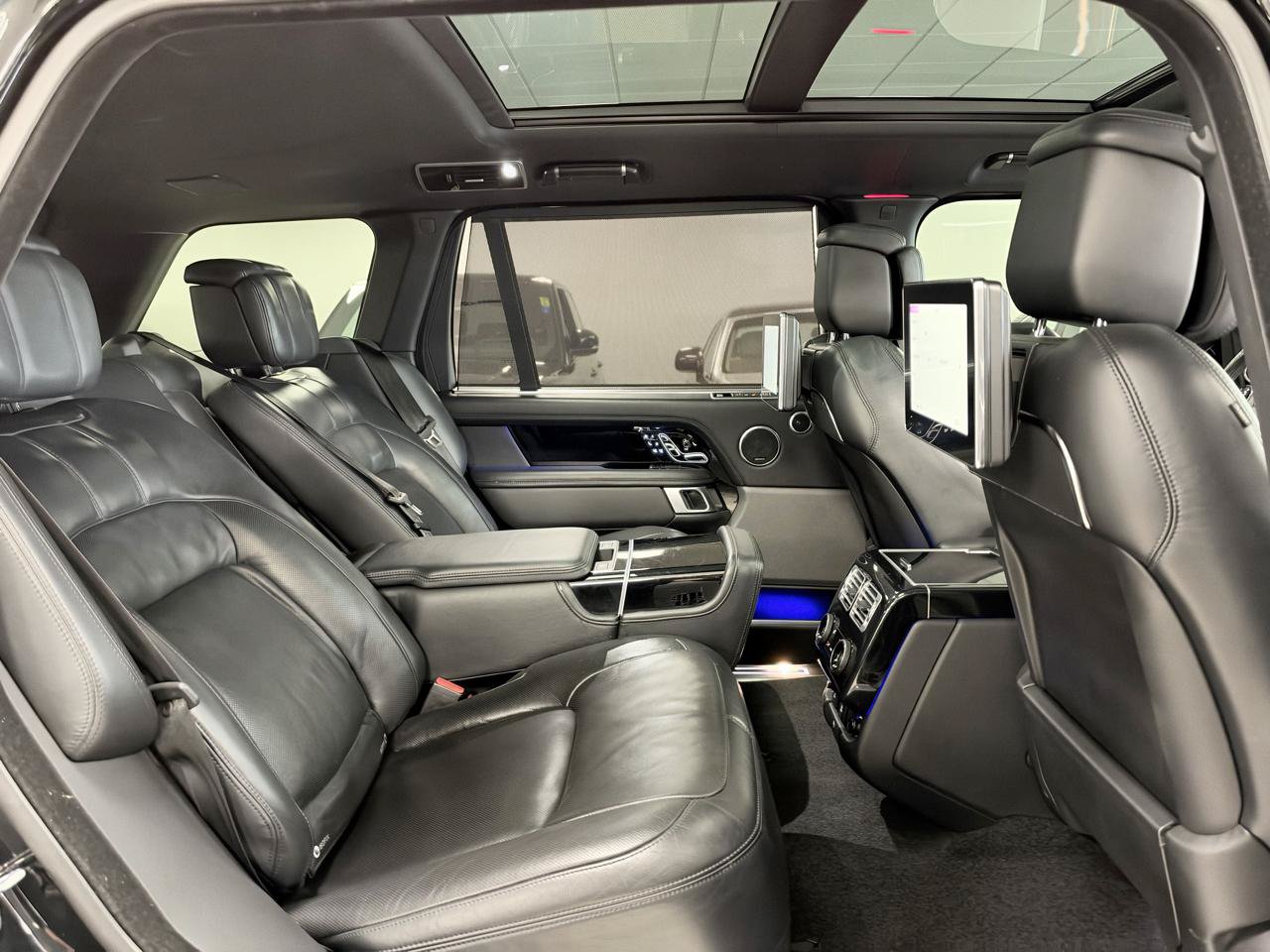 Used 2019 Land Rover Range Rover Long Wheelbase Autobiography AWD/4WD image 28