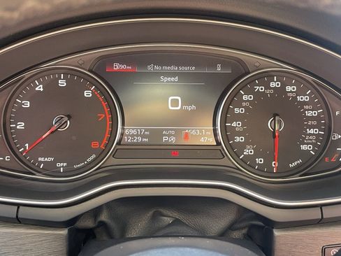 Used 2021 Audi A4 2.0T Premium w/ Convenience Package image 15