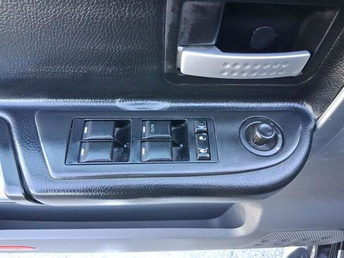 Used 2007 Mitsubishi Raider LS image 52