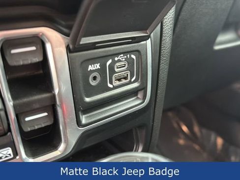 Used 2021 Jeep Wrangler Unlimited Sahara image 33
