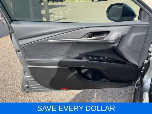 Used 2025 Toyota Camry SE FWD image 12