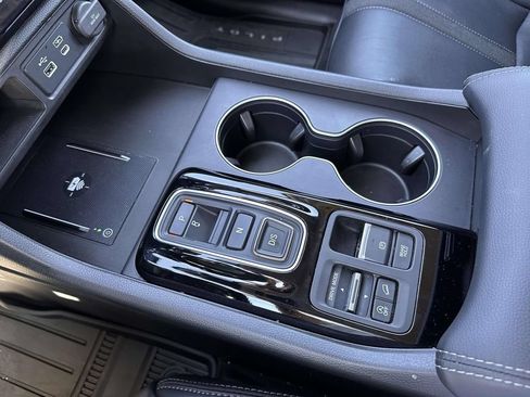 Used 2025 Honda Pilot EX-L image 29