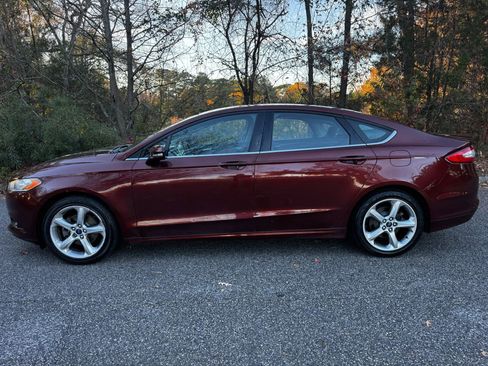 Used 2016 Ford Fusion SE w/ Equipment Group 201A image 7