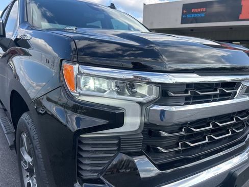 Used 2023 Chevrolet Silverado 1500 LT AWD/4WD image 34