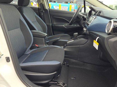 Used 2025 Nissan Versa SV FWD image 4