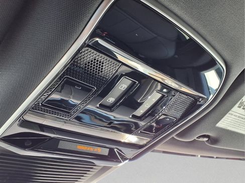 Used 2025 Land Rover Range Rover Sport AWD/4WD image 23