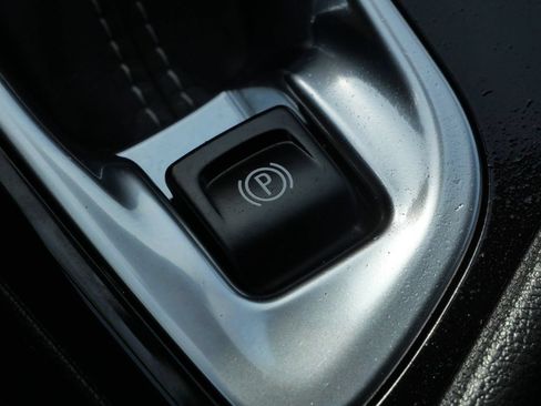 Used 2023 Buick Encore GX Select AWD/4WD image 50