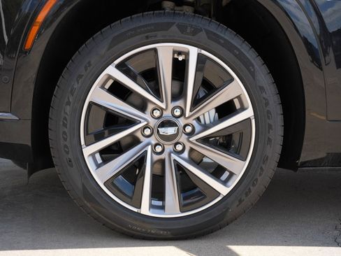 New 2026 Cadillac Vistiq Sport w/ LPO, Floor Liner Package image 32