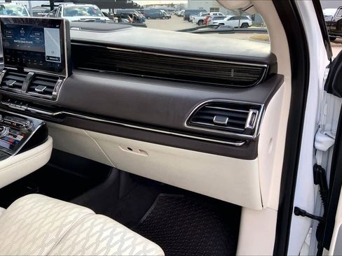 Used 2023 Lincoln Navigator L Black Label image 18