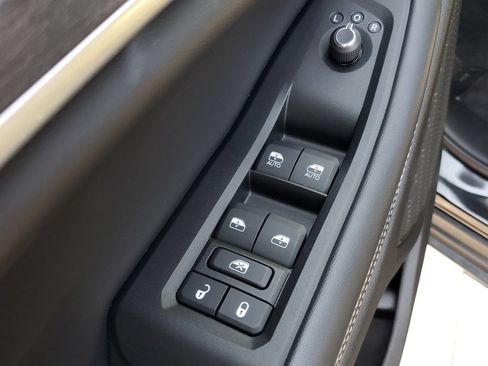 Used 2024 Jeep Grand Cherokee Limited AWD/4WD image 25