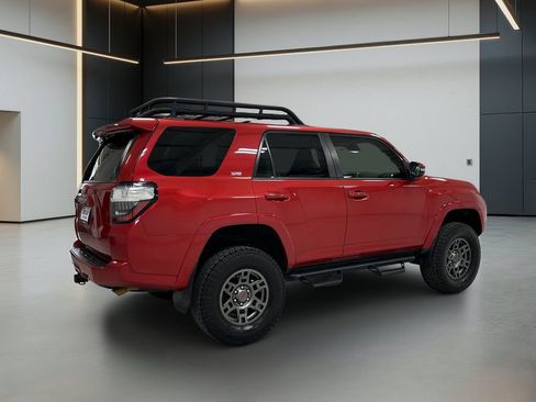Used 2021 Toyota 4Runner SR5 Premium w/ Moonroof Package AWD/4WD image 6