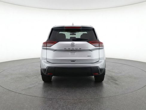Used 2025 Nissan Rogue SV FWD image 7