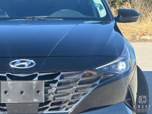 Used 2023 Hyundai Elantra Limited w/ Cargo Package image 8