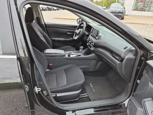Used 2024 Nissan Sentra SV FWD image 10